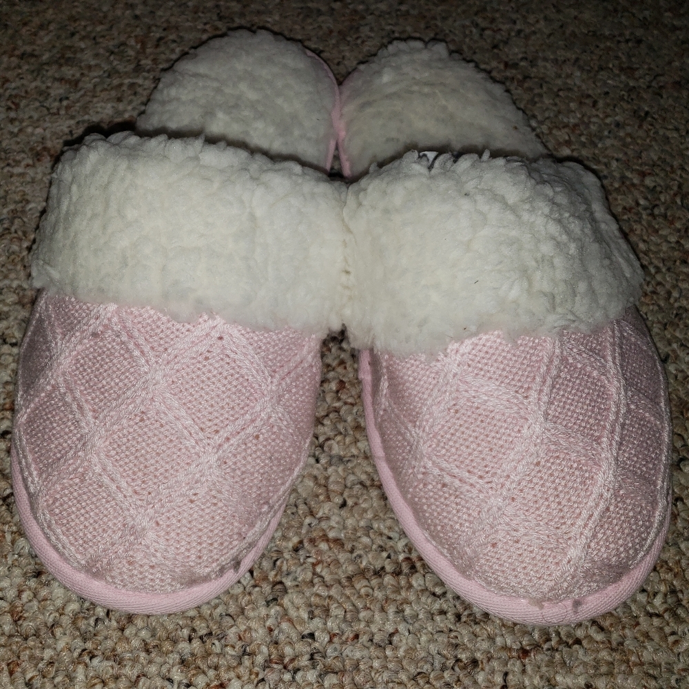 Victoria Secret Pink slippers size S (5-6)